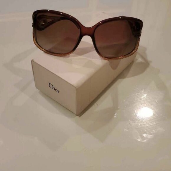 Authentic Dior Sunglasses with case - Picture 1 of 4